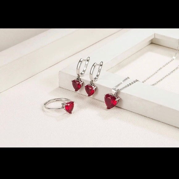 Gorgeous 1.5ct ruby heart crystal 925 stamped set - Picture 3 of 11